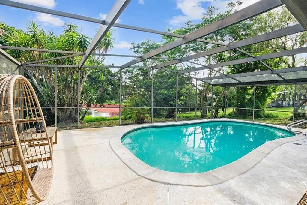 Cozy Lakefront Home W/ Pool -7 Mins From Legoland Winter Haven Kültér fotó